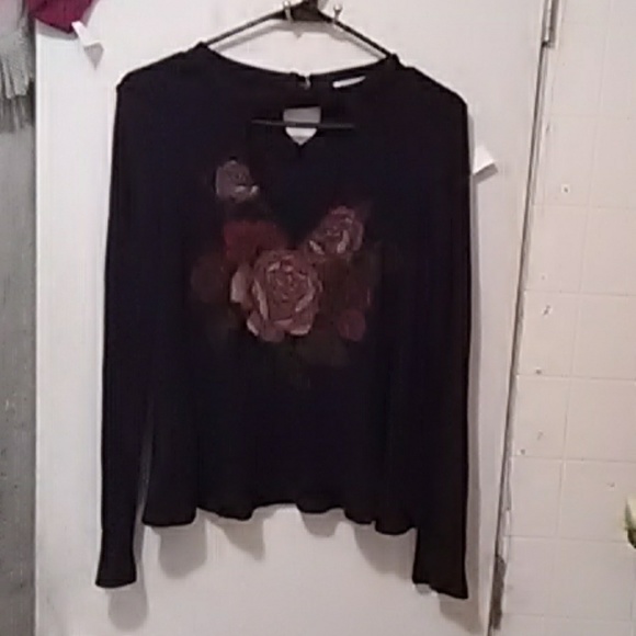 🖤Choker style Keyhole Top🖤 - Picture 2 of 8